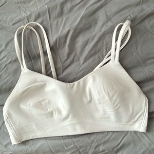 White lululemon Like A Cloud Lightly Lined Bra Size 6